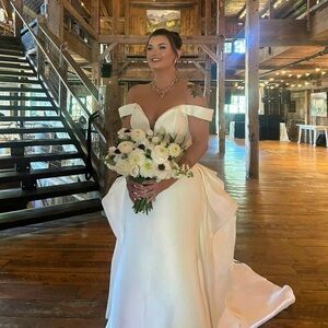 Allure Bridal A1113t wedding dress